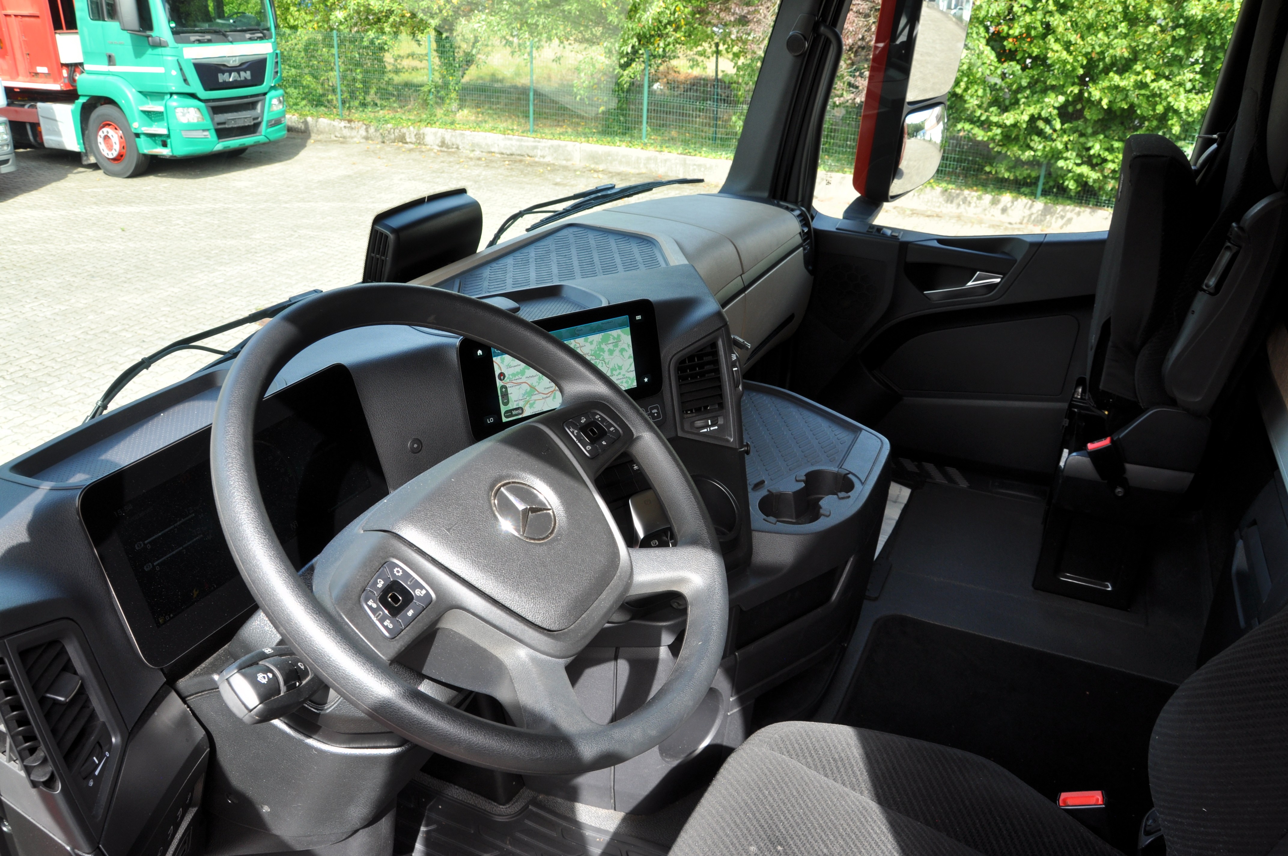 MERCEDES-BENZ Actros L 1846