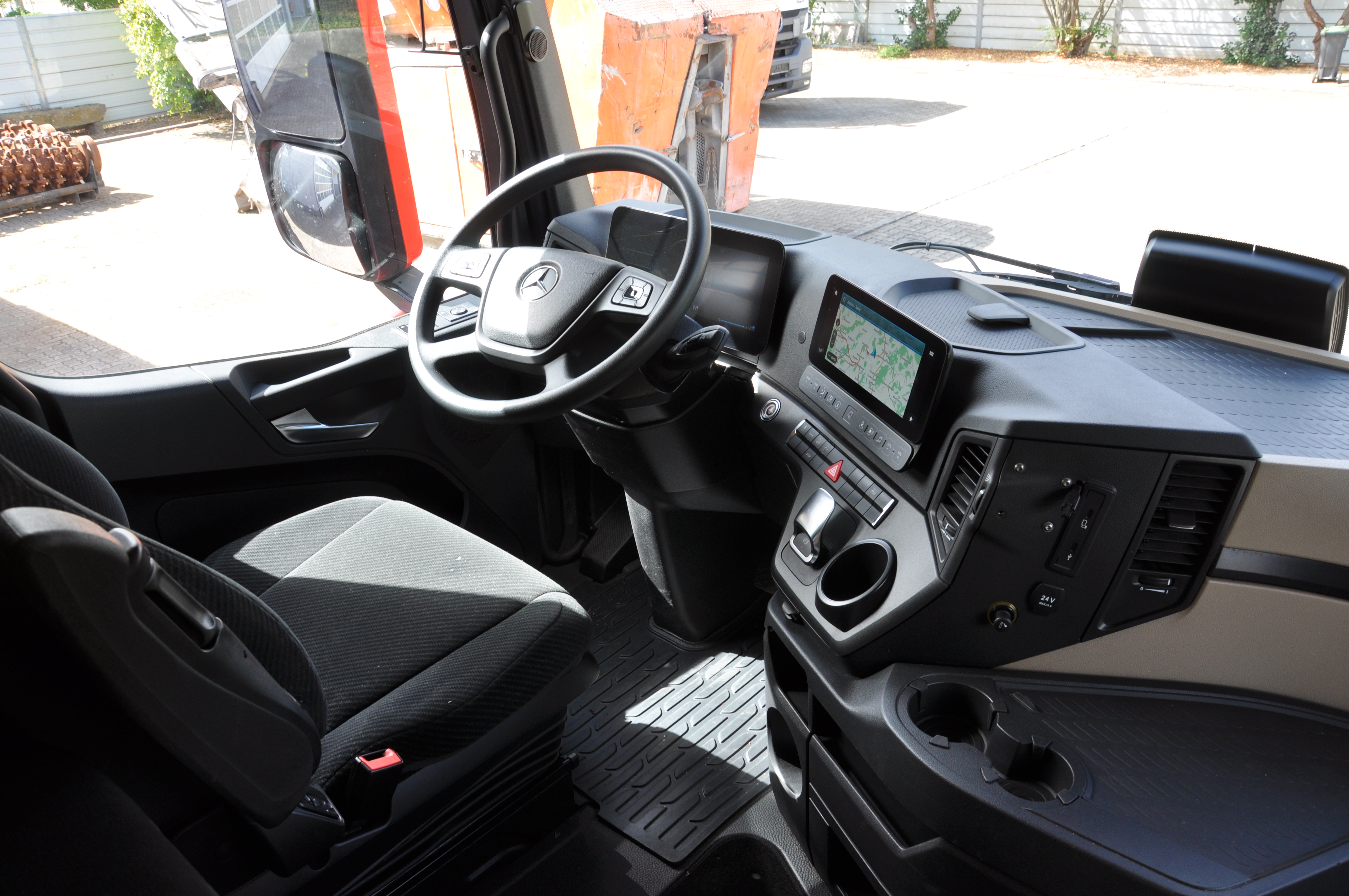 MERCEDES-BENZ Actros L 1846