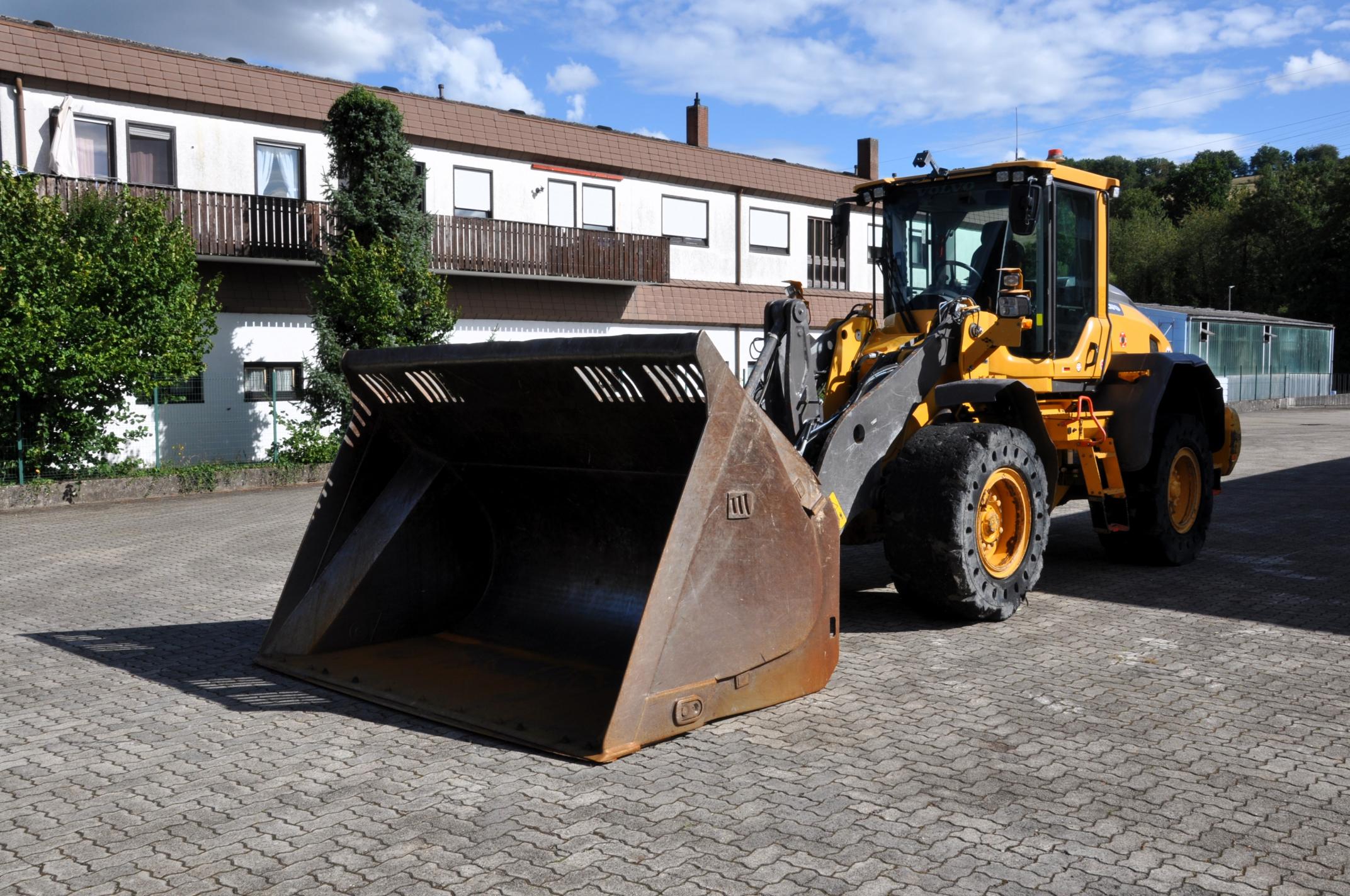 Volvo L90H