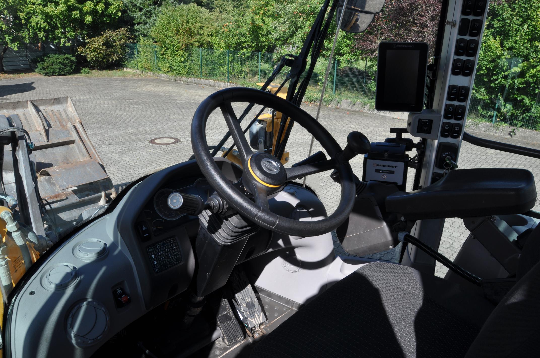 Volvo L90H